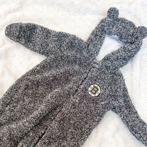 Boston bruins baby suit